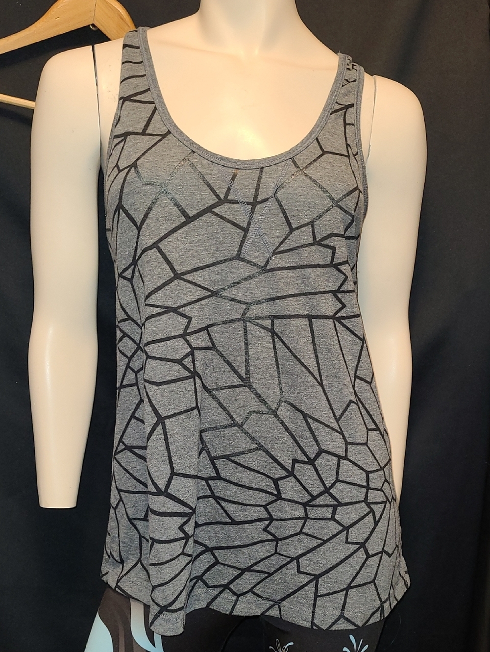 Old Navy Grey Tank Top with Black Geometric Print